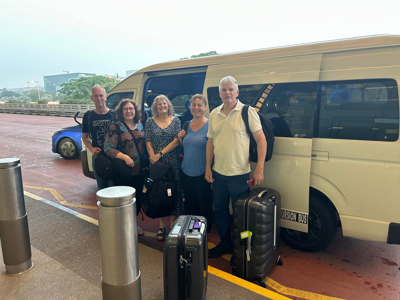 airport transfer minibus singapore